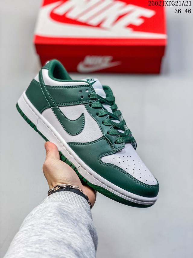 真标 带半码 耐克Nike Sb Dunk Low Pro 扣篮系列复古低帮休闲运动滑板板鞋。采用脚感柔软舒适Zoomair气垫，有效吸收滑板等极限运动在落地时