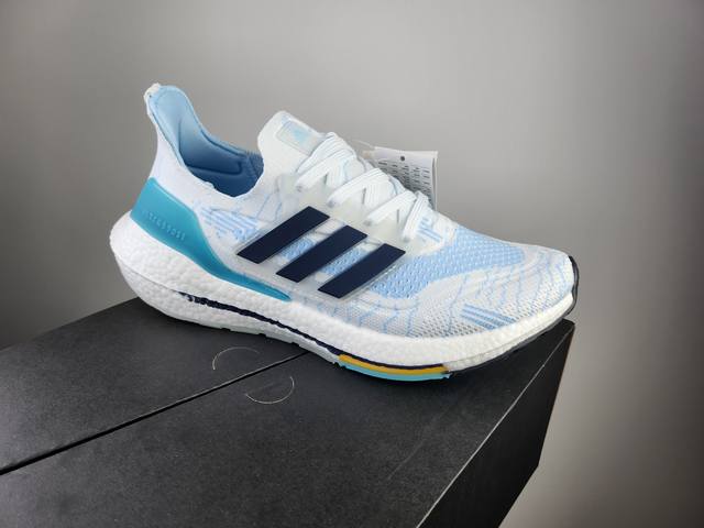 真爆 Ub 7.0 爆米花Adidas Ultra Boost 冰川蓝 前凸后翘的Adidas Ultra Boost 系列正式曝光！ 新一代的 Ultra B - 点击图像关闭