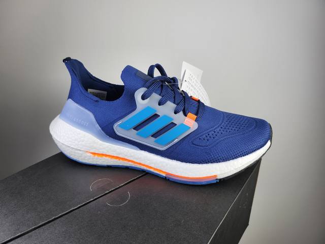 真爆 Ub 7.0 爆米花Adidas Ultra Boost 藏青蓝 前凸后翘的Adidas Ultra Boost 系列正式曝光！ 新一代的 Ultra B