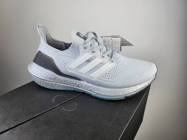 真爆 Ub 7.0 爆米花Adidas Ultra Boost 灰银 前凸后翘的Adidas Ultra Boost 系列正式曝光！ 新一代的 Ultra Bo - 点击图像关闭