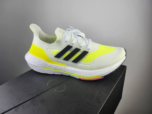 真爆 Ub 7.0 爆米花Adidas Ultra Boost 荧光黄 前凸后翘的Adidas Ultra Boost 系列正式曝光！ 新一代的 Ultra B