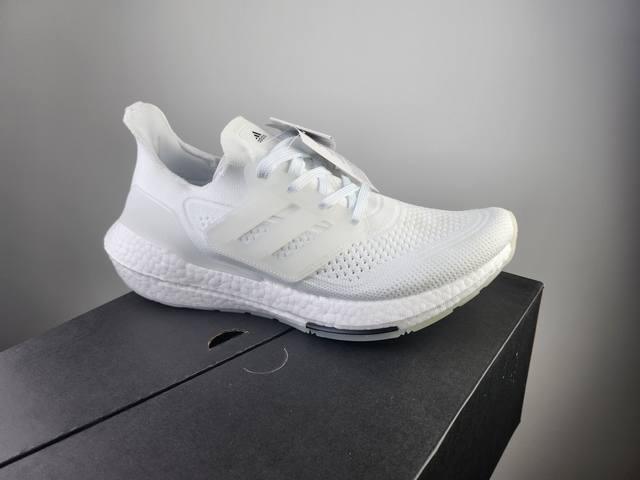 真爆 Ub 7.0 爆米花Adidas Ultra Boost 全白 前凸后翘的Adidas Ultra Boost 系列正式曝光！ 新一代的 Ultra Bo