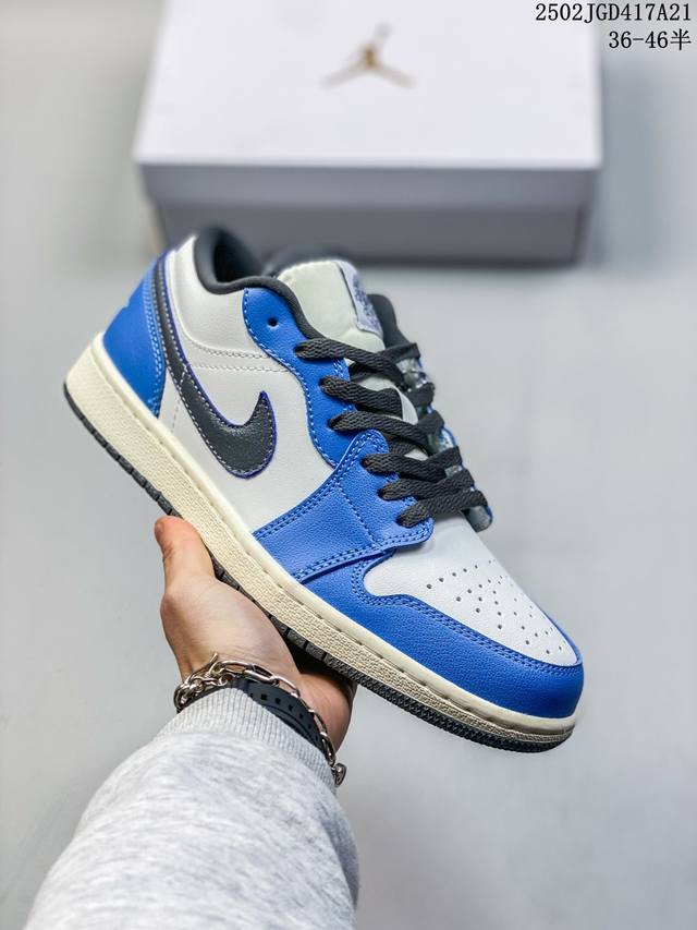 Air Jordan 1 Low Aj1乔1低帮休闲板鞋 同步官方配色 原档冲孔鞋头 正确满胶鞋垫 四线拉帮 原厂织唛标 鞋舌高弹海绵填充。 Size： 36