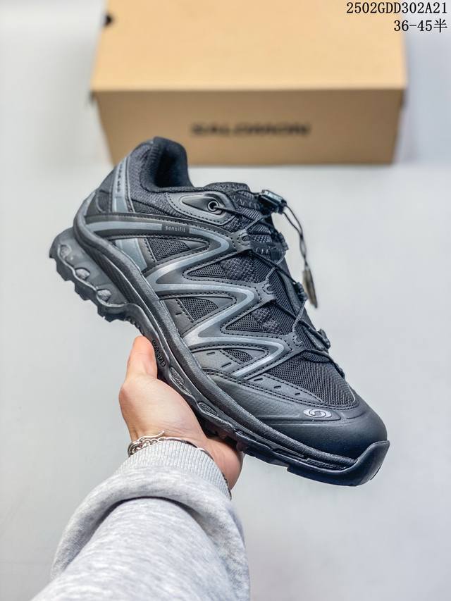 公司级Salomon Xa Pro Xt-6 Ft萨洛蒙户外越野跑鞋 鞋面采用Sensifit贴合技术 全方位贴合包裹脚型 鞋跟部鞋底牵引设计 提供强大的抓地性