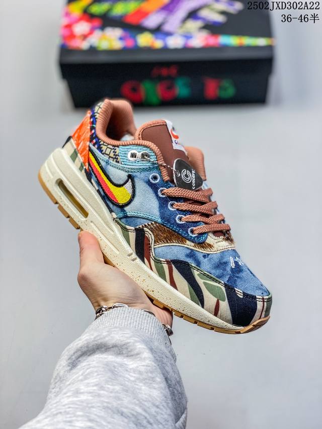 公司级Nike Air Max 1 耐克气垫 缓震 耐磨运动鞋 鞋身材质均选择皮革 织物 麂皮多种材质覆盖 保证质感的前提下 层次感也相当不错 带有开窗式 Ai