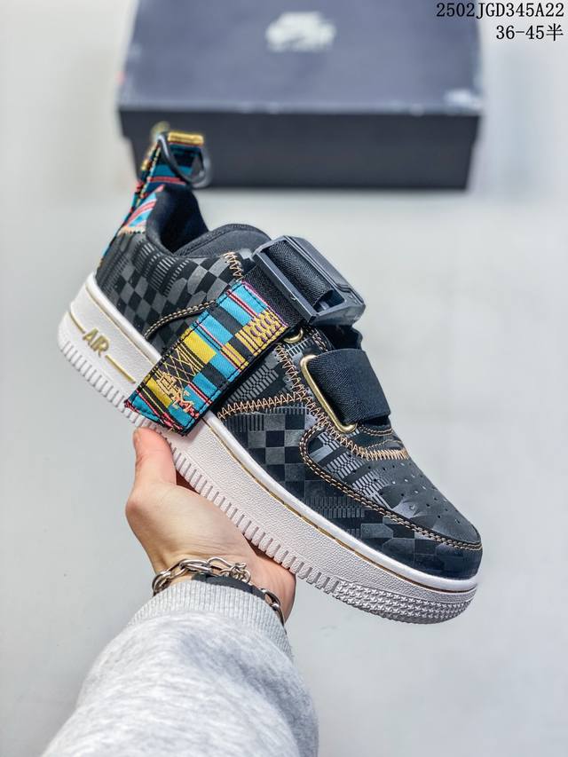 真标带半码！ 耐克Nike Air Force 1 Low 空军一号 军事风 低帮百搭休闲运动板鞋 柔软、弹性十足的缓震性能和出色的中底设计，横跨复古与现代的外