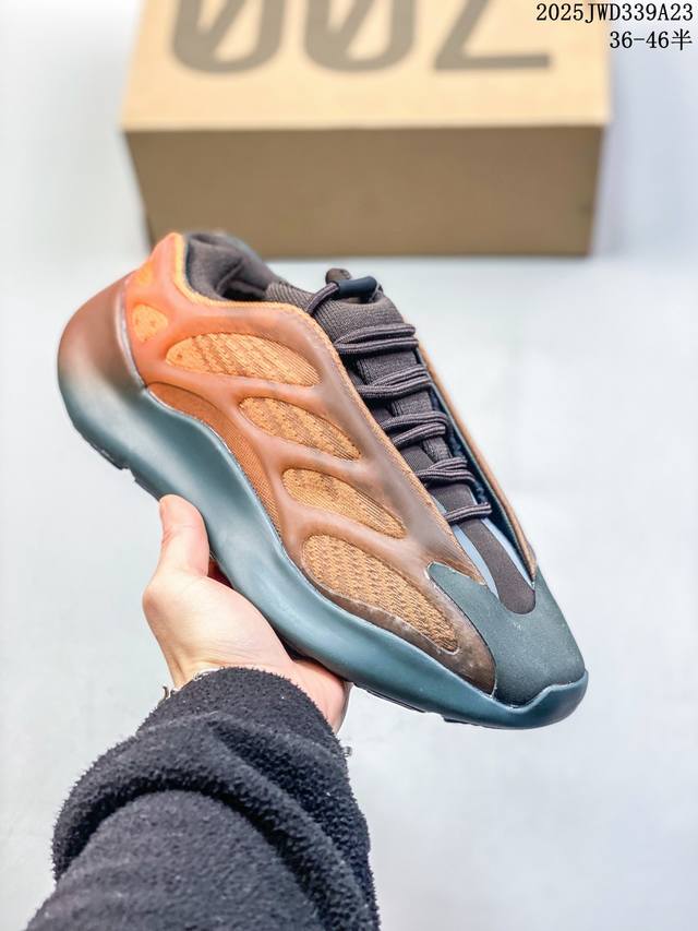 公司级 真爆 阿迪达斯 Adidas Yeezy 700 V3 异形椰子700男女老爹鞋跑步鞋 运动鞋 男女同款 Yeezy 700 V3 的外形和技术含量有着