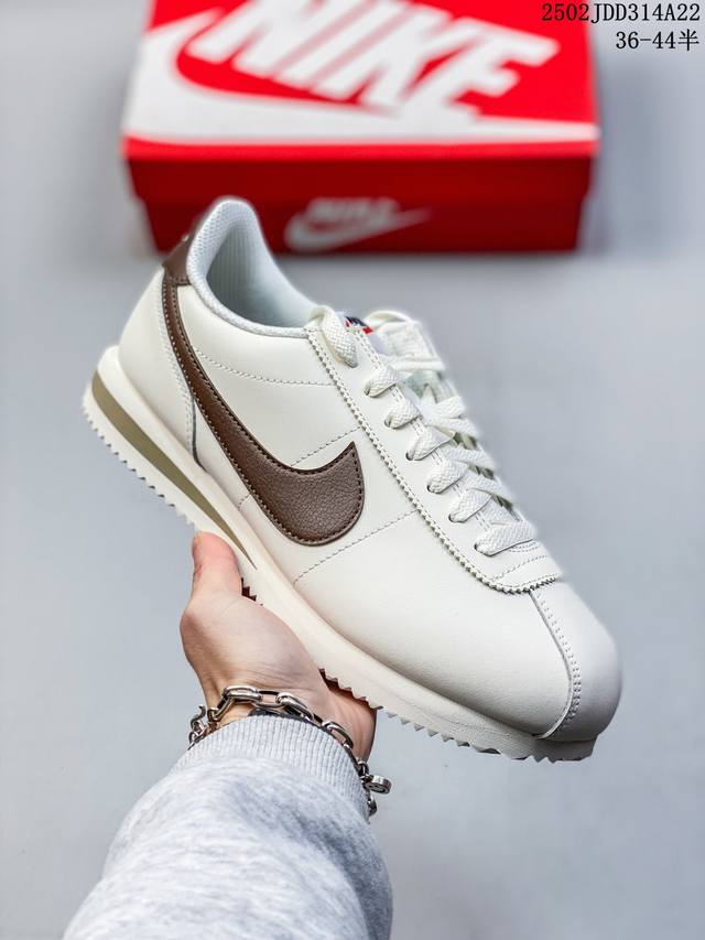 耐克Nike Classic Cortez Qs 阿甘复古初代皮革慢跑鞋货号：Dz2795 300 码数：35.5 36 36.5 37.5 38 38.5 3