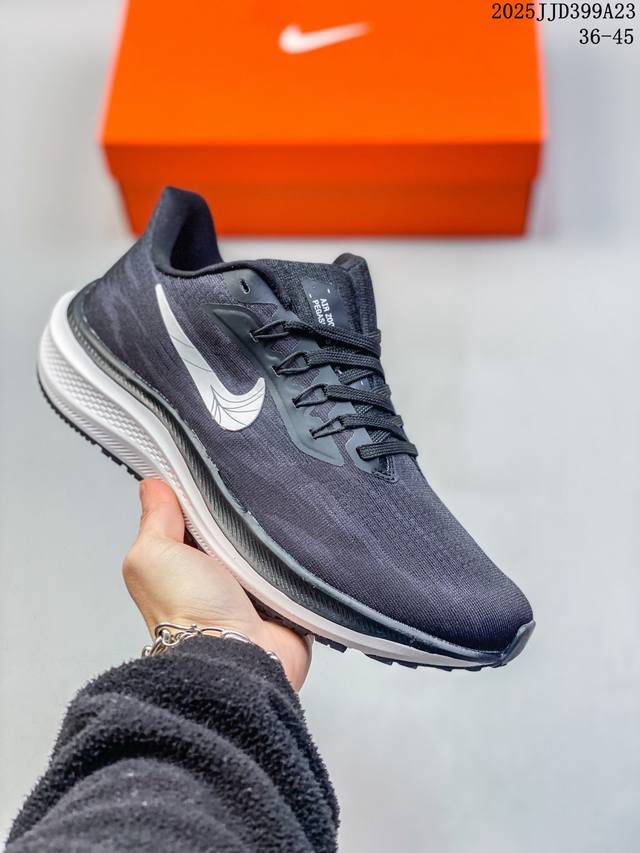 登月 偏小一码 下单按正常尺码加一码 Nk Air Zoom Pegasus 41 登月跑鞋 登月39代超轻网面跑步鞋 脚跟区域营造出色舒适度，而在鞋底部分，搭