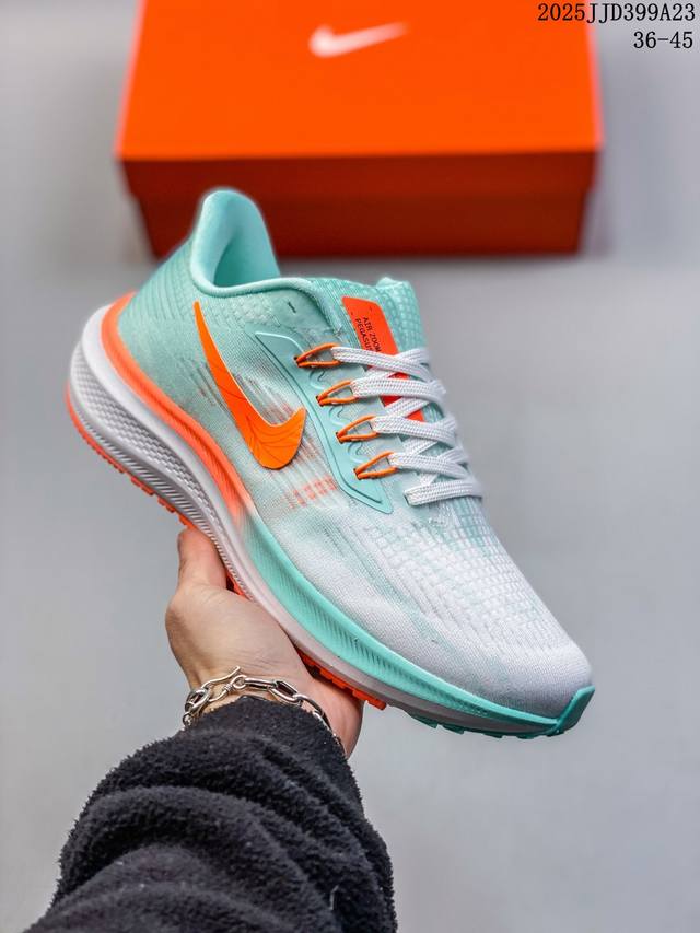 登月 偏小一码 下单按正常尺码加一码 Nk Air Zoom Pegasus 41 登月跑鞋 登月39代超轻网面跑步鞋 脚跟区域营造出色舒适度，而在鞋底部分，搭