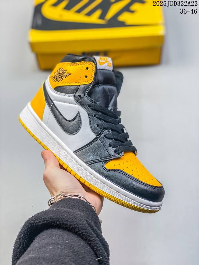 真标带半码 耐克 Nike Air Jordan 1 Retro High Og 乔丹一代篮球鞋复刻运动鞋 皮面高帮板鞋的设计灵感源自运动夹克，带你重温入选球队 - 点击图像关闭