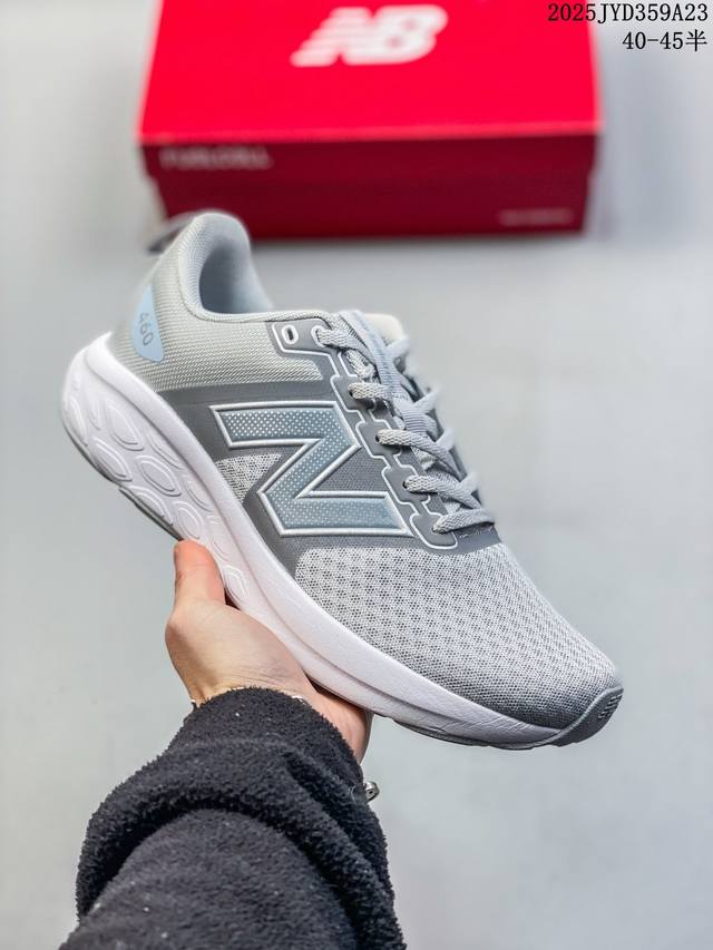 New Balance 新百伦 男鞋半码制，采用一体式工程网眼鞋面及热熔Logo细节，中底嵌入Fresh Foam轻量化泡沫技术，组合防滑耐磨橡胶外底片更厚更弹