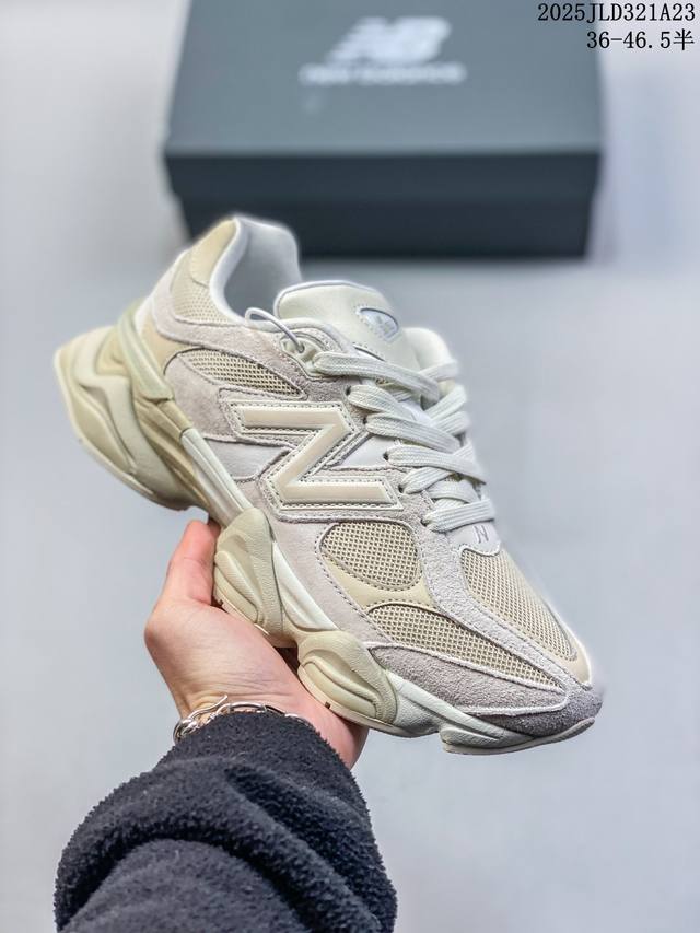 新百伦 New Balance 又带来了新鞋型 9060 ，并且是与芝加哥街头品牌 Joe Freshgoods 的联名款。鞋身主体采用了类似 990 系列的设