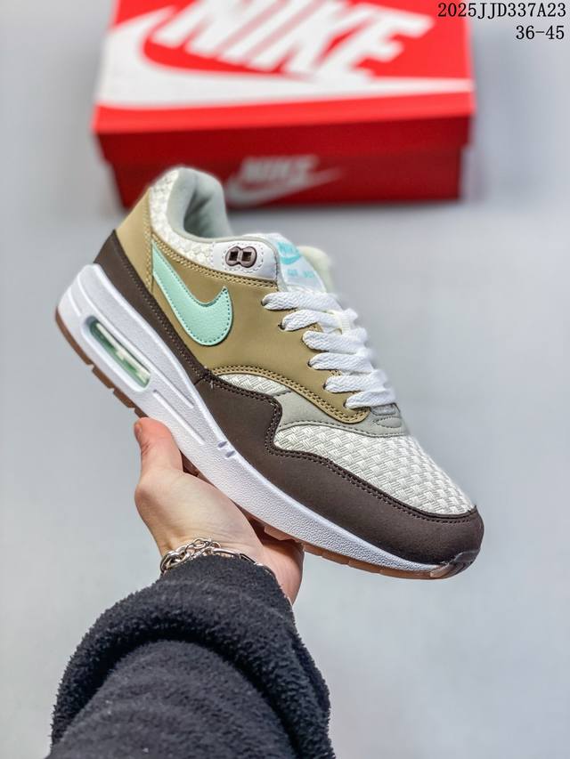 升级原楦原纸版开发版型回弹Pu模嵌入开窗气垫装置Nike Air Max 1 初代复古气垫百搭休闲运动慢跑鞋 货号：Fz0628 010 尺码：36～45 编码