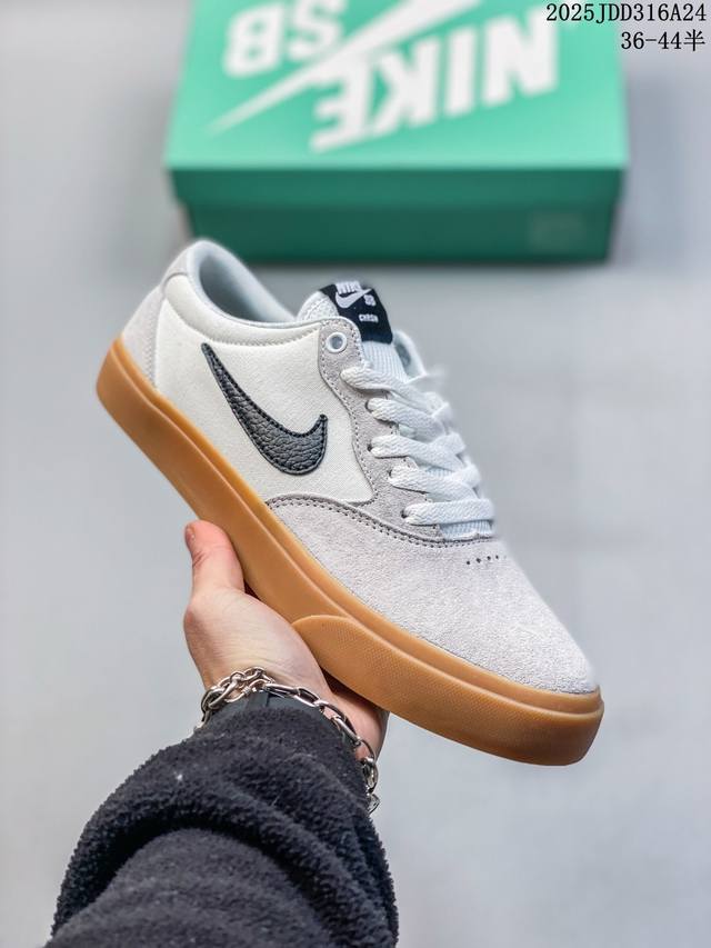 耐克Nike Sb Chron Solarsoft 百搭单品 太阳软底系列内增高休闲百搭滑板板鞋 采用耐磨翻毛皮拼接透气帆布鞋面材质#搭载双密度泡棉鞋垫 货号: