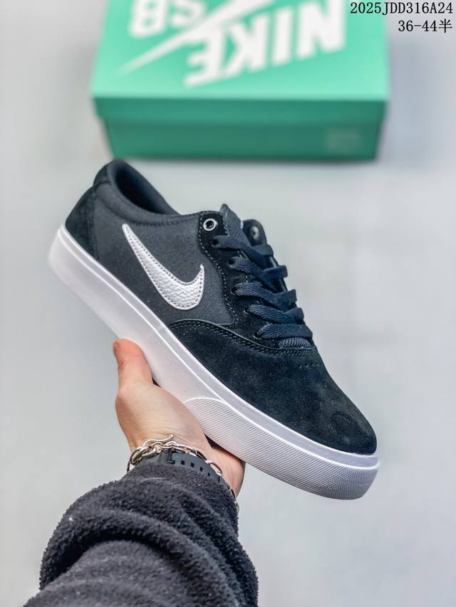 耐克Nike Sb Chron Solarsoft 百搭单品 太阳软底系列内增高休闲百搭滑板板鞋 采用耐磨翻毛皮拼接透气帆布鞋面材质#搭载双密度泡棉鞋垫 货号: