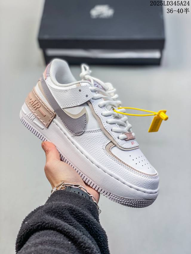 公司级空军马卡龙果冻系列 耐克 Nike Air Force 1 Shadow Af1解构机能拼接 空军一号轻量增高魔术贴低帮百搭板鞋，一改原先的常规 Swoo