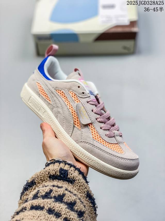 Puma Palermo Og 彪马低帮德训休闲运动板鞋 近日 Puma 将经典鞋款 Palermo 重新带回市场，让众多鞋迷重温上世纪80年代的足球文化风潮。