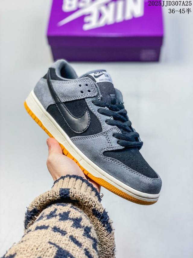 真标 耐克 Nike Sb Dunk Low Pro 男女同款运动鞋复古板鞋，尽情迈步，彰显个性风采。采用柔软皮革鞋面，经久耐穿，塑就如元年款 Dunk 般的复