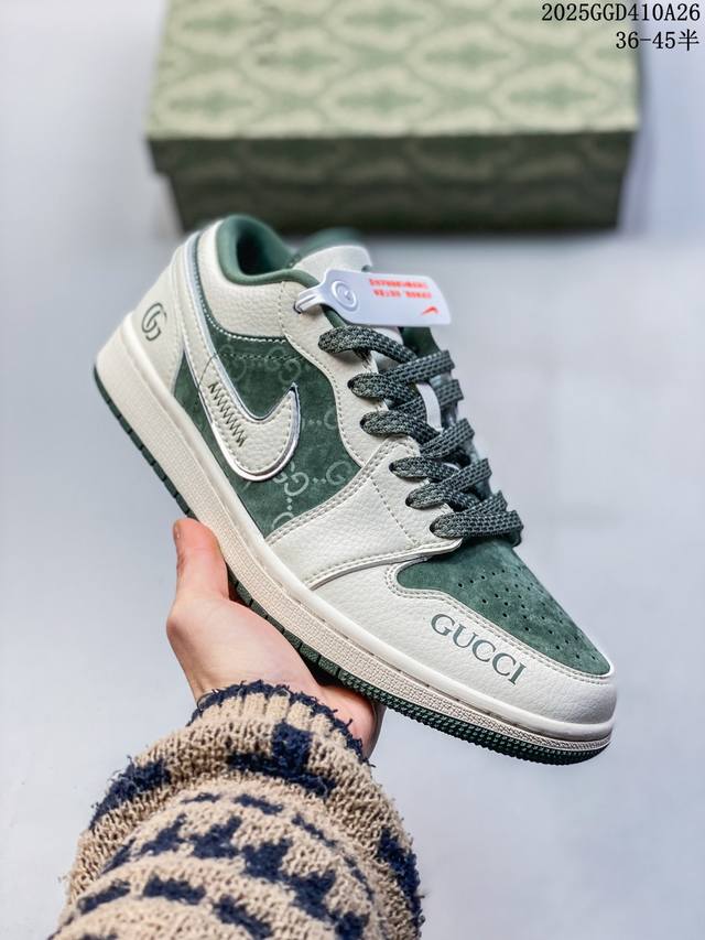 海外爆款限量发售！公司级 Travis Scott X Fragment Design X Jordan Air Jordan 1 Low Og Sp “古驰联