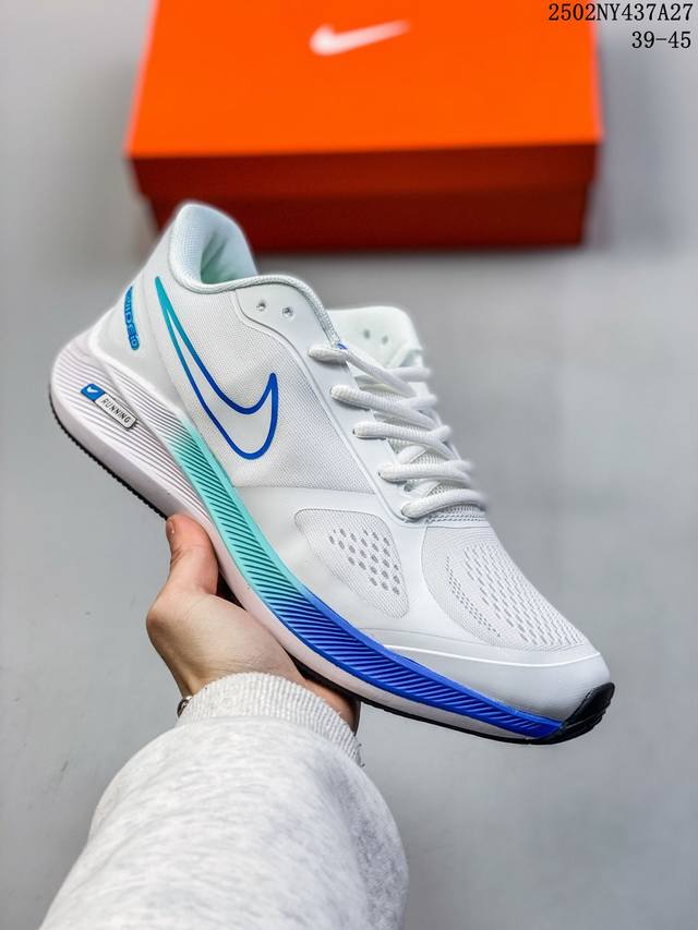 真标带半码！ 耐克Nike Zoom Winflo 7X W7登月 休闲运动跑步鞋。材质上升级更显耐磨性提高同时也使运动鞋在穿着的时候灵活度也得以提升 尺码：3