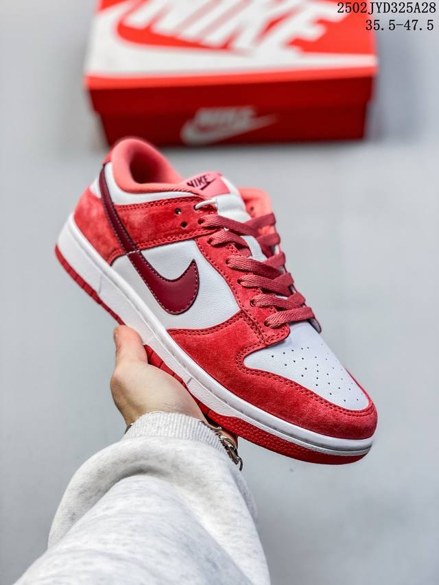 史诗级！ 耐克Nike Sb Dunk Low Sb 系列扣篮系列复古低帮休闲运动滑板板鞋。采用脚感柔软舒适Zoomair气垫，有效吸 收滑板等极限运动在落地时