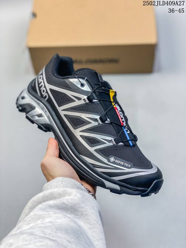 Salomon Mm6萨洛蒙联名X-Alp户外休闲运动鞋 全新的Mim6 × Salomon X-Alp完全保留了鞋款原始的轮廓和形状，依靠关键的设计特征，例如