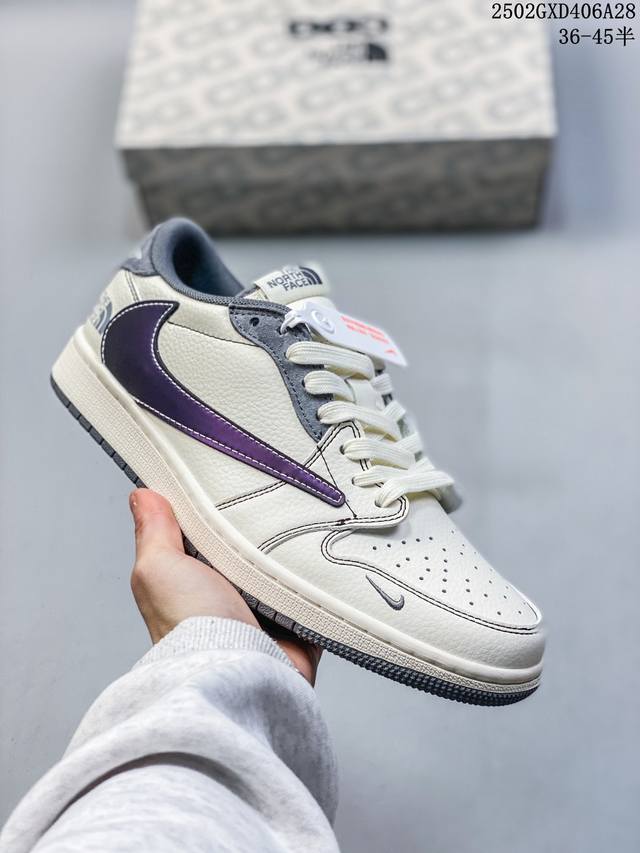 海外爆款限量发售！Travis Scott X Fragment Design X Jordan Air Jordan 1 Low Og Sp “北面联名 米灰