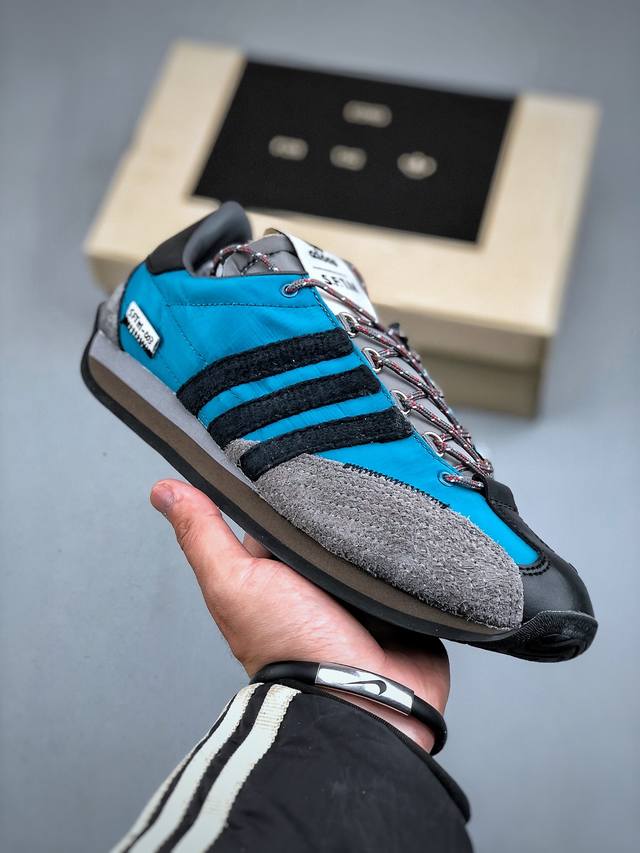 Adidas Originals Country Low Og 复古单品今年崛起的复古款球鞋基本都围绕在Adidas Samba、Gazelle这些室内训练鞋上 - 点击图像关闭