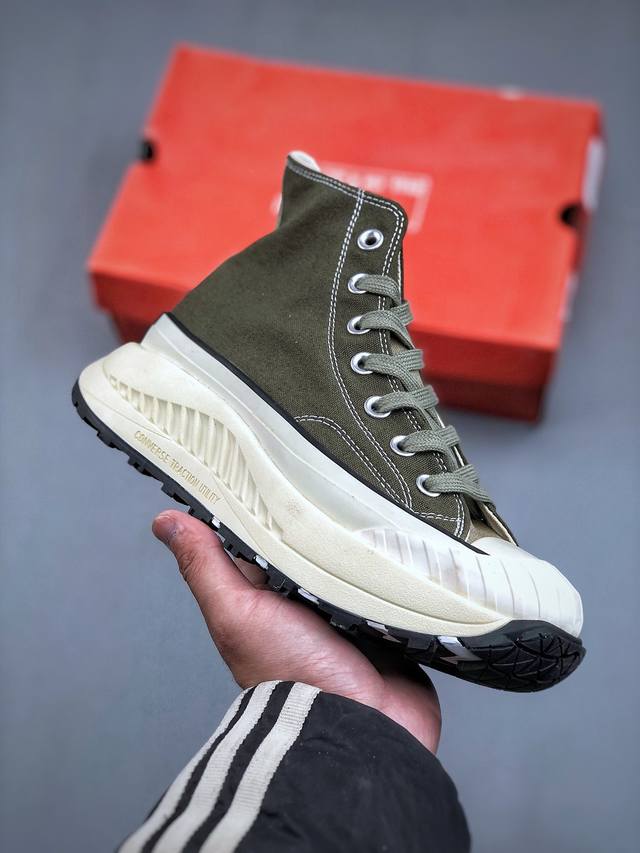 Converse Chuck 70 At-Cx 匡威官方 复古厚底运动鞋 厚底鞋家族户外新成员，自由的舒适脚感，加入醒目的机能风元素轻松占领户外高地，街区之间来