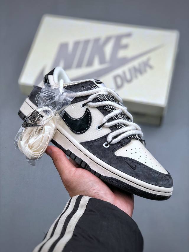 Nike Sb Dunk Low Kaws联名 绑带猪八黑勾 周年高端定制 低帮休闲板鞋 #定制鞋盒 大厂纯原品质出货 超高清洁度 皮料切割干净无任何毛边 细节