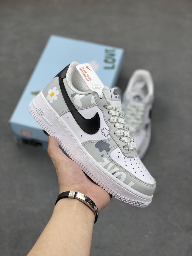 官方爆款定制 二次元主题 Nike Air Force 1 Low’07 灰白花配色 空军一号低帮休闲板鞋 定制皮料 原厂3D打印 定制鞋盒 原楦原纸板 纯正空