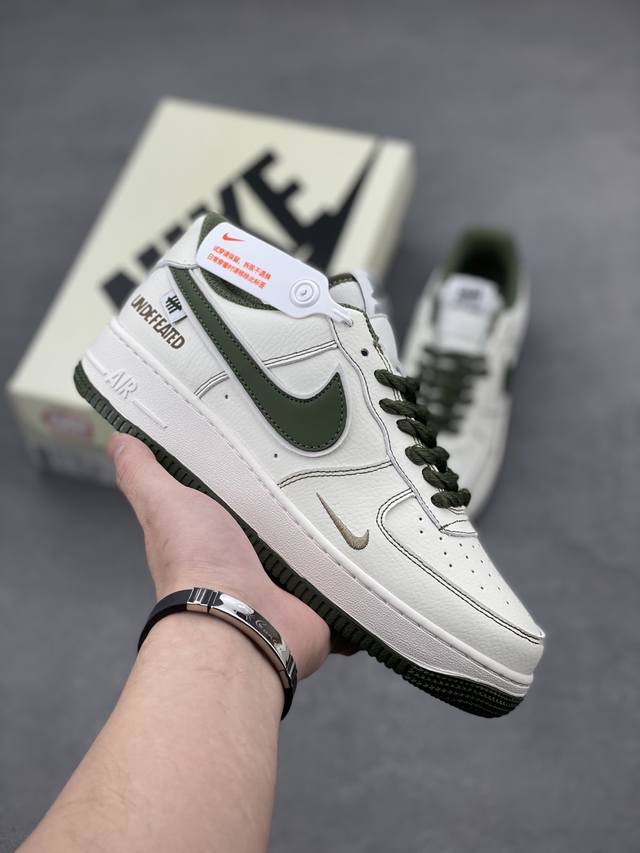 洛杉矶潮牌店限量发售 公司级 Undefeated X Nike Air Force 1 Low 军绿 麻绳 空军一号低帮休闲板鞋 定制皮料 原装定制鞋盒 炫彩