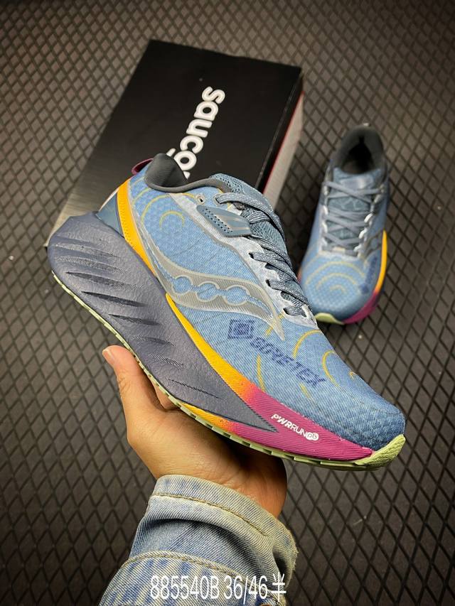 B 公司级Saucony Triumph 22 索康尼胜利 旗舰级缓震 慢跑减震透气 低帮训练跑步鞋 货号:S20966-253 尺码:36 36.5 37.5