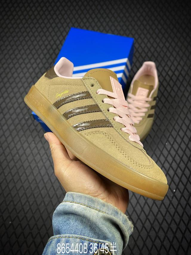 B 公司级Adidas Originals Gazelle Indoor 三叶草休闲防滑耐磨低帮板鞋 鞋头出色设计 塑就出众贴合感 稳固的后跟贴合足部曲线设计